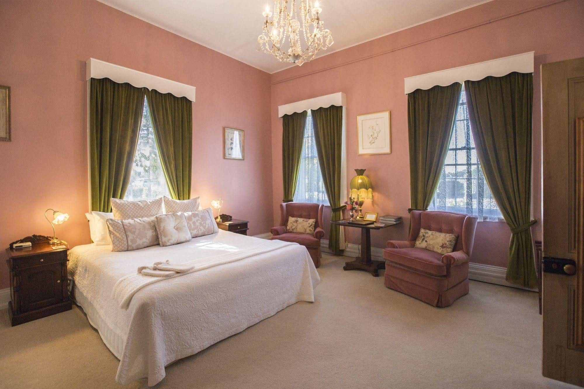 The Racecourse Inn Longford Kültér fotó