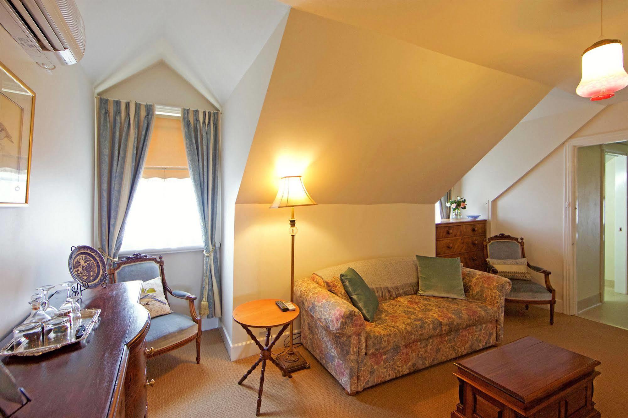 The Racecourse Inn Longford Kültér fotó