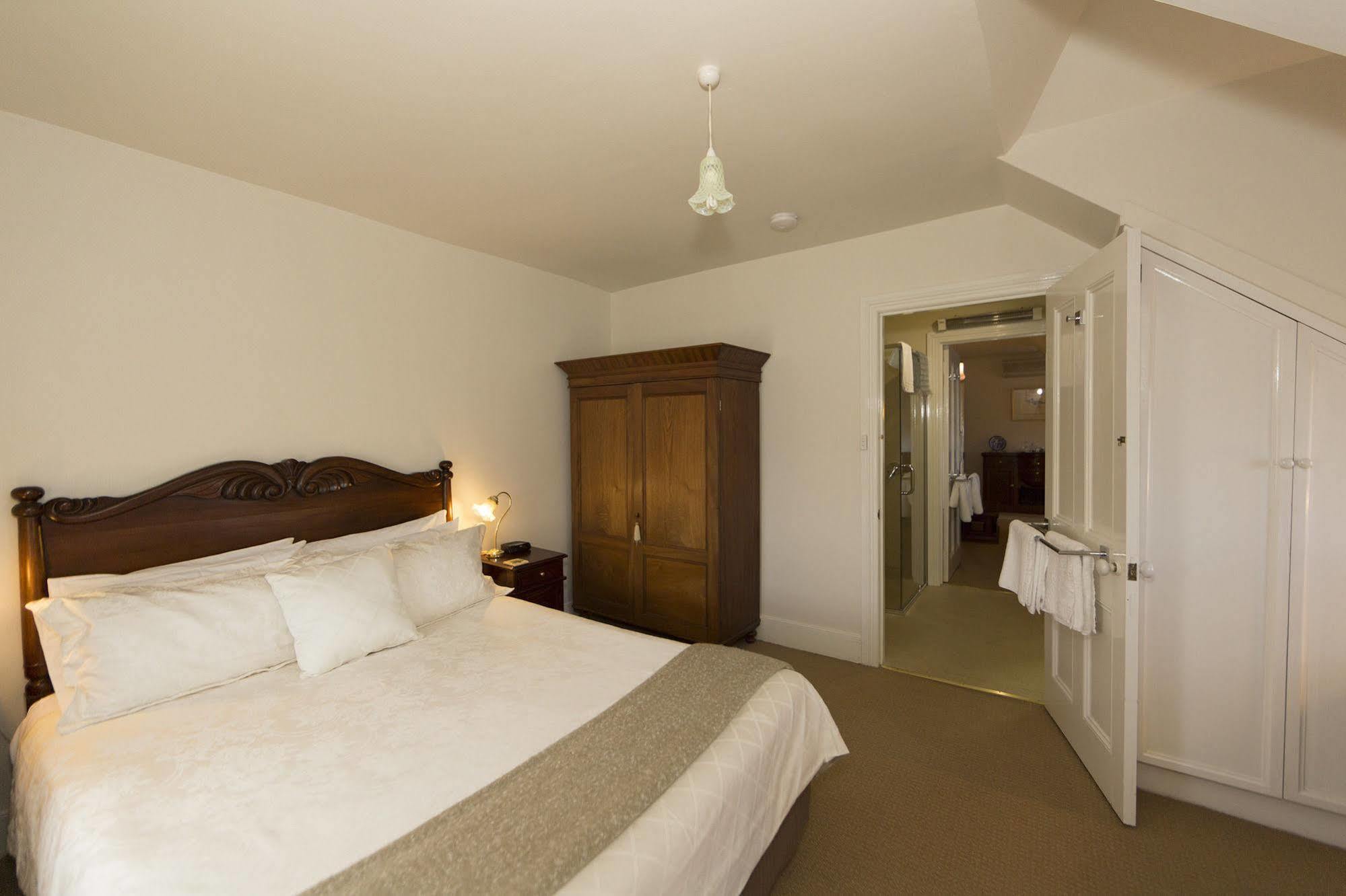 The Racecourse Inn Longford Kültér fotó