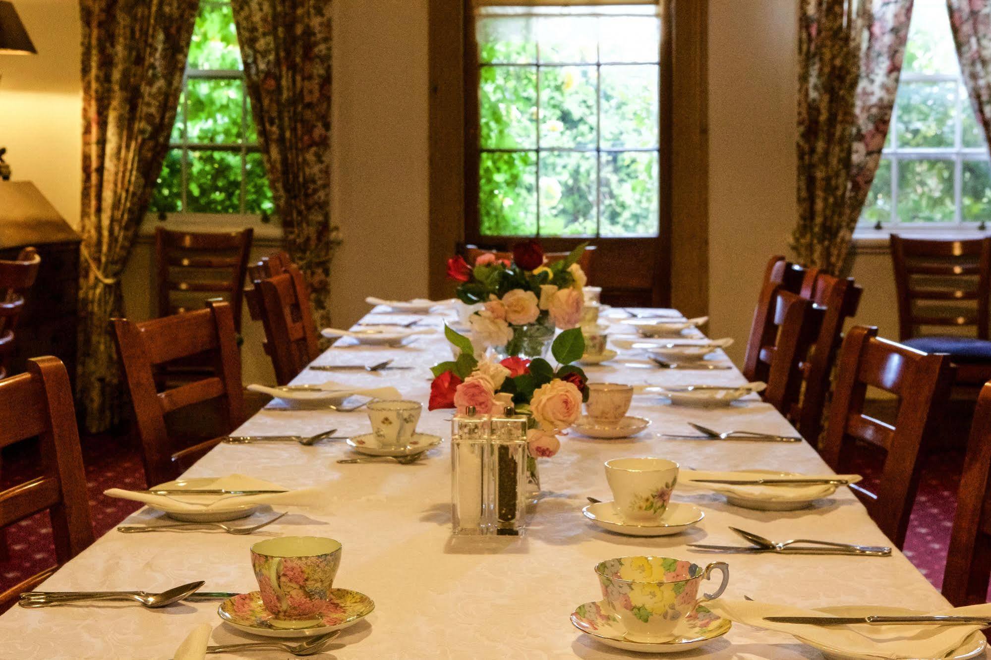 The Racecourse Inn Longford Kültér fotó